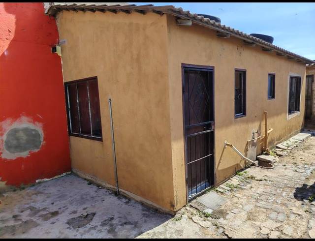 2 BEDROOM HOUSE FOR SALE IN ESSELEN PARK EXT 1